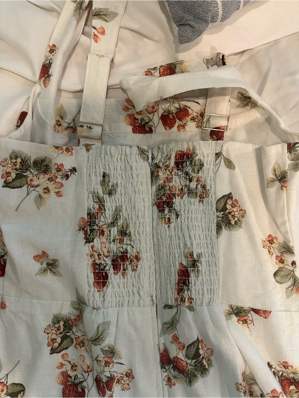 Abercrombie & Fitch strawberry floral mini dress - Picture 4 of 4